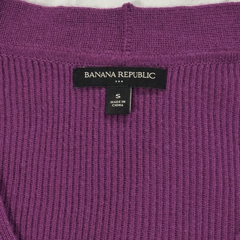 Banana Republic Ribbed V-Neck Sweater Small Purple Plum Wool Blend Long Sleeve - Picture 3 of 9